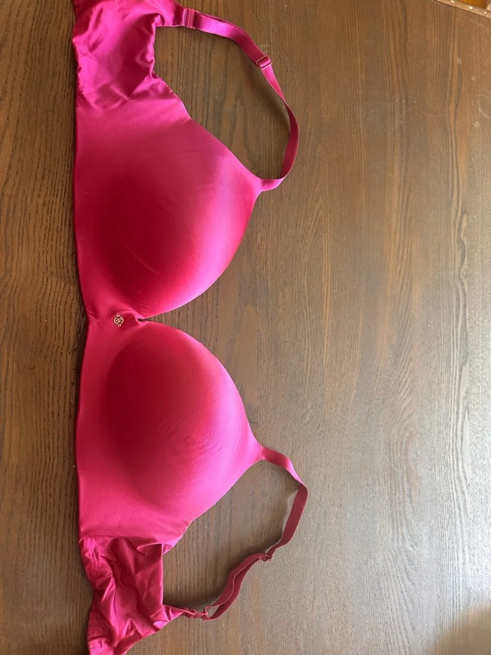 Victoria’s Secret “So Obsessed Smooth Wireless Push-Up” Bra set of three 36DDD - Picture 4 of 10